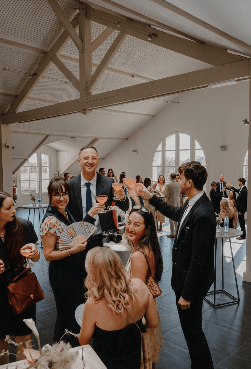Cocktail dans la salle du parc